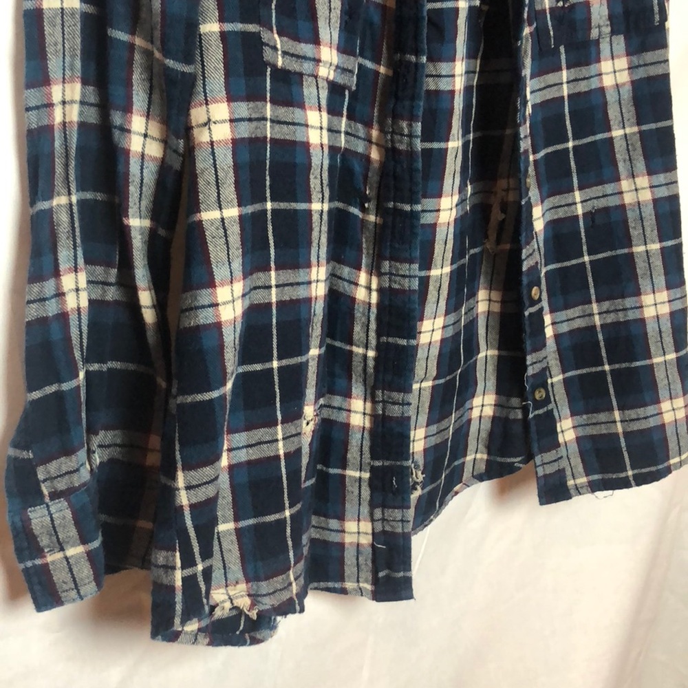 Distressed flannel - Picture 5 of 6